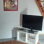 Apartmán Ferienwohnungen! Kleine Mit Terrasse! *