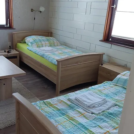 Apartmán Ferienwohnungen! Kleine Mit Terrasse! *