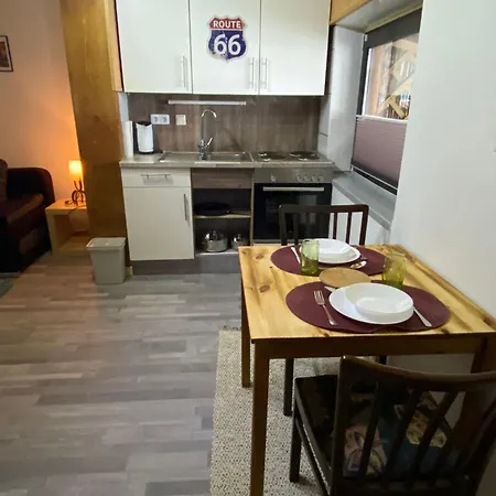 Apartmán Ferienwohnungen! Kleine Mit Terrasse! *