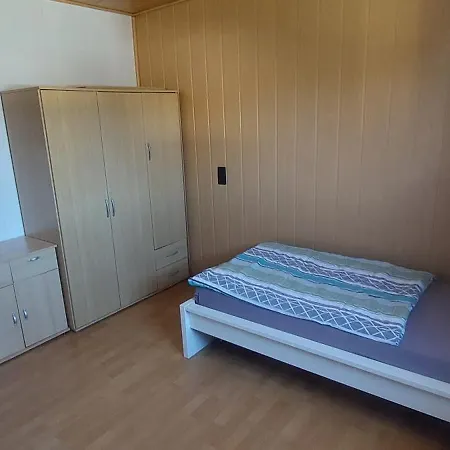 Apartment Ferienwohnungen! Kleine Mit Terrasse!